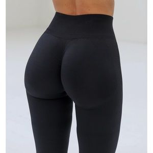 Lazuli label Scrunch Seamless Ribbed Contour
Leggings Medium